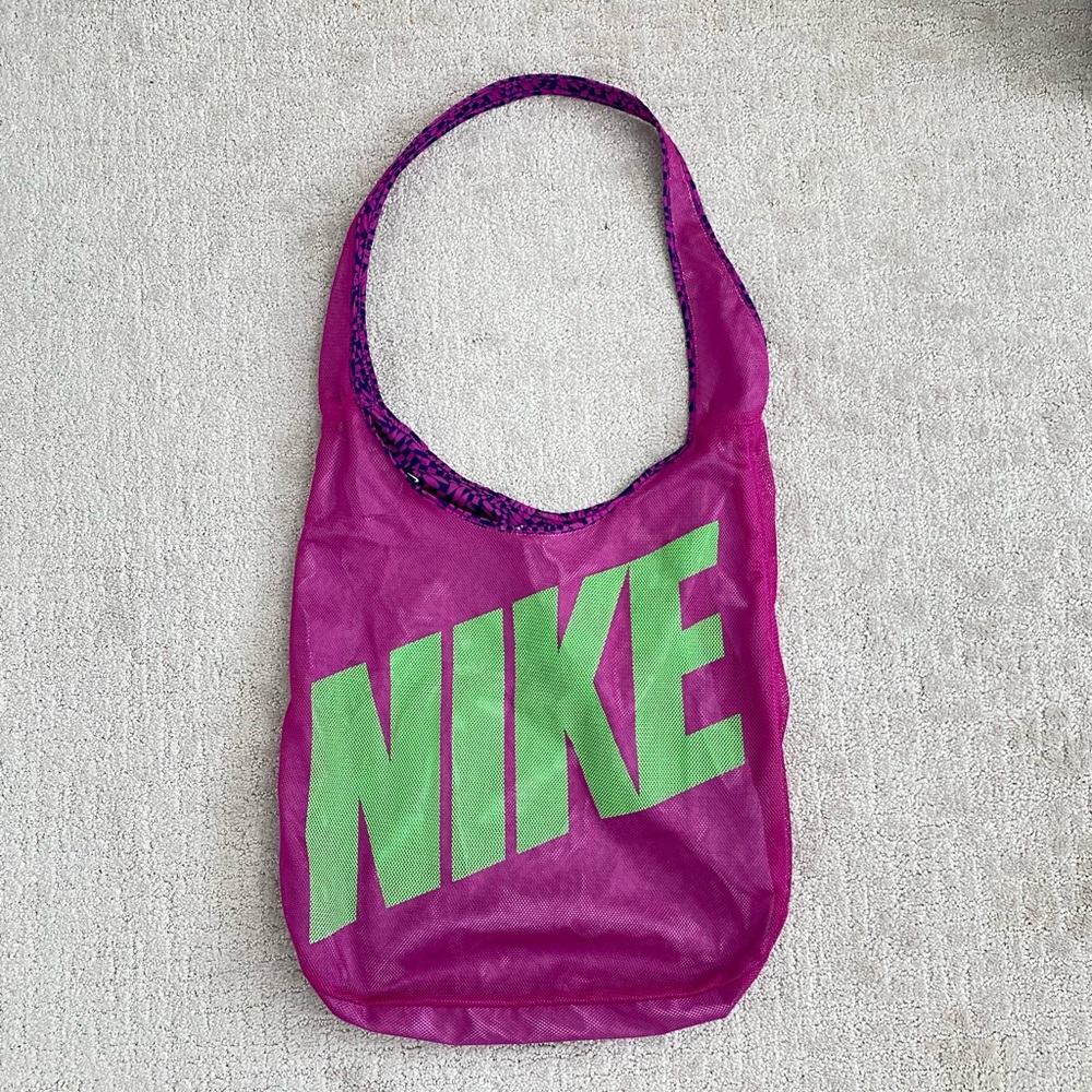 NIKE Reversible Gym Shoulder Bag